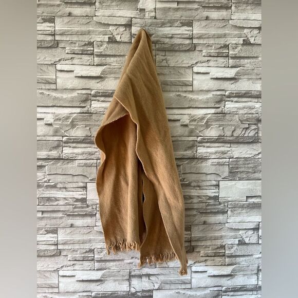 St. Albans || Women’s Pure Lambswool Tan Long Fringe Winter Fall Outdoor Scarf - Picture 1 of 3